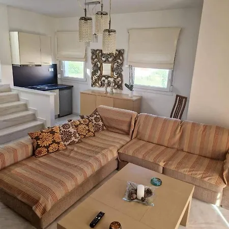 Holiday home Levanda House Palaiontsiflikion